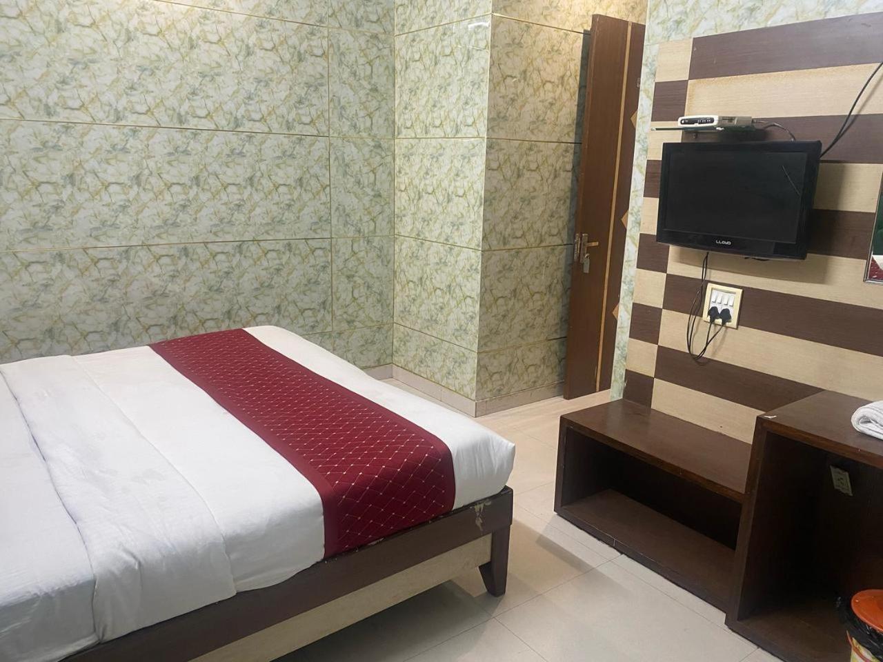Hotel Robin Amritszár Kültér fotó